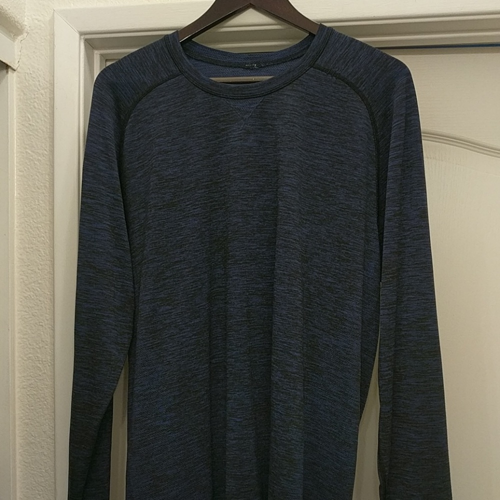 Lululemon metal vent tech shirt